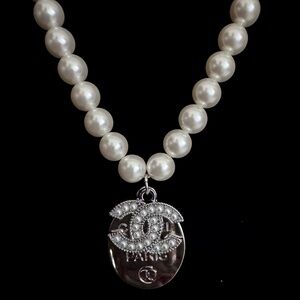 CC PEARL NECKLACE UPCYCLED